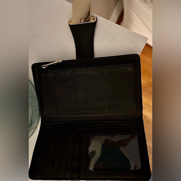 Michael Kors COLLECTION Buttery Soft Leather Continental Wallet (Like New) - Picture 12 of 14